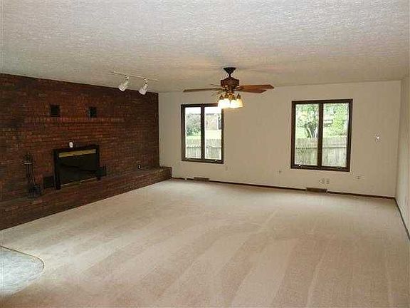 5th image of 246 Bender Ave