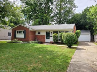 359 Sheffield Dr, Troy, MI 48083