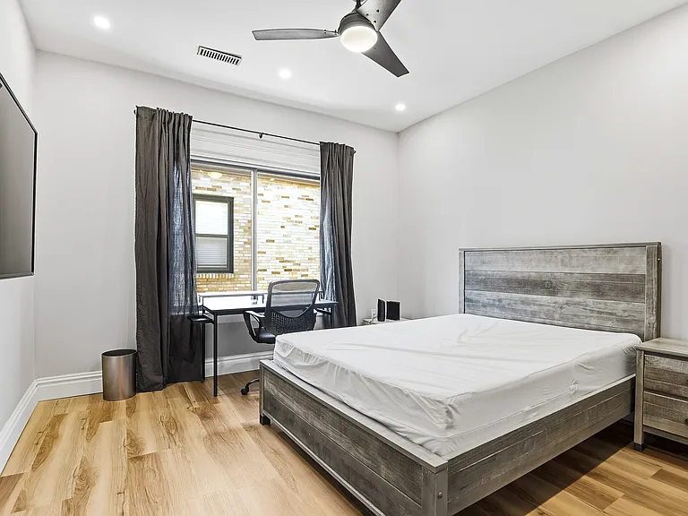 7358 Pershing Ave #1-E — Photo 11