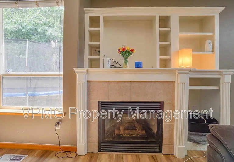17301 SE 24th St — Photo 13