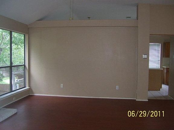 3rd image of 19426 Stamford Dr