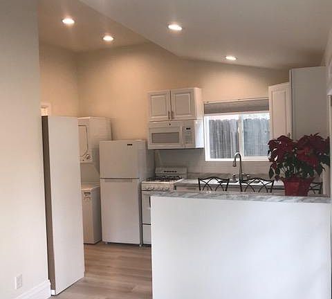 5th image of 22154 Del Valle St