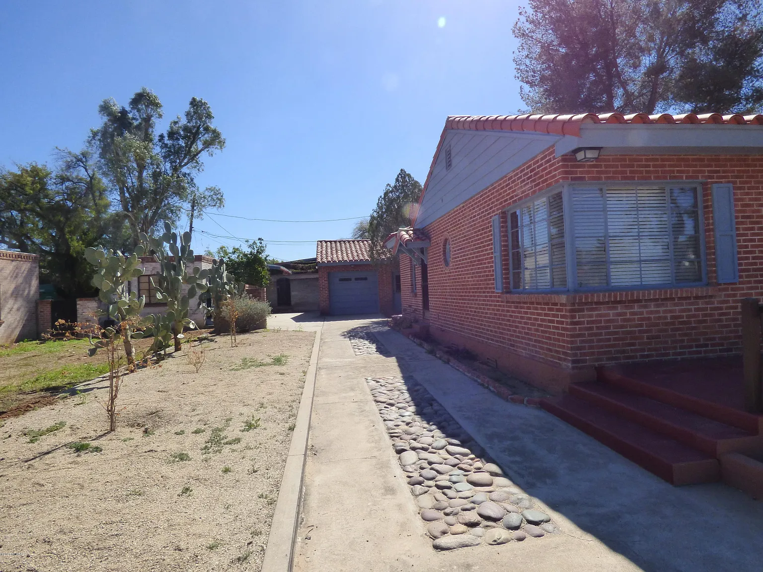 3 bed, 2.0 bath, 1924 sqft, $2,500 — Photo 3