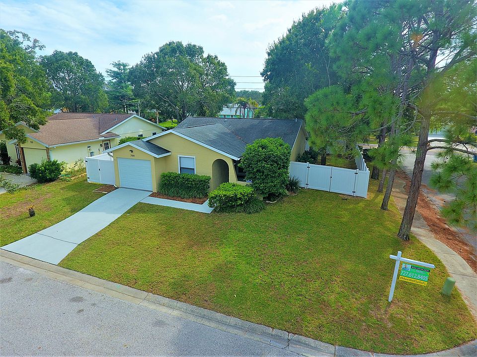 1st image of 799 Arthurs Ct
