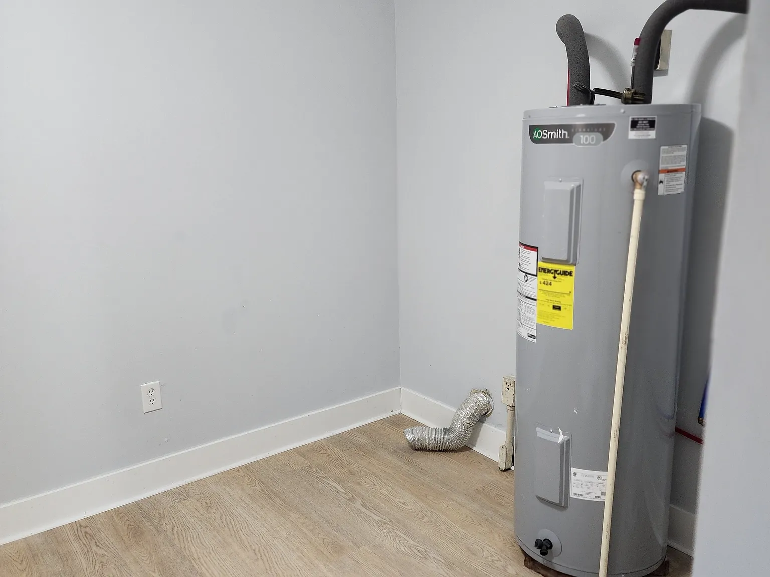 213 Starlight Dr — Photo 2