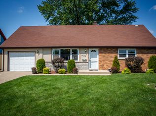 9048 Martin Ln, Bridgeview, IL 60455