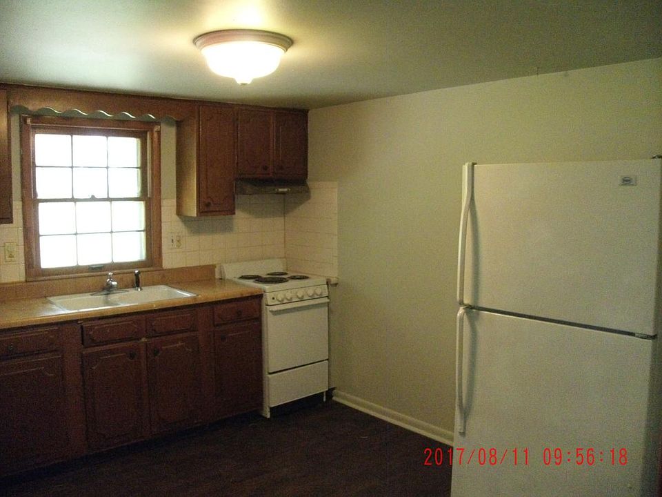 2nd image of 2504 Quail Dr #B