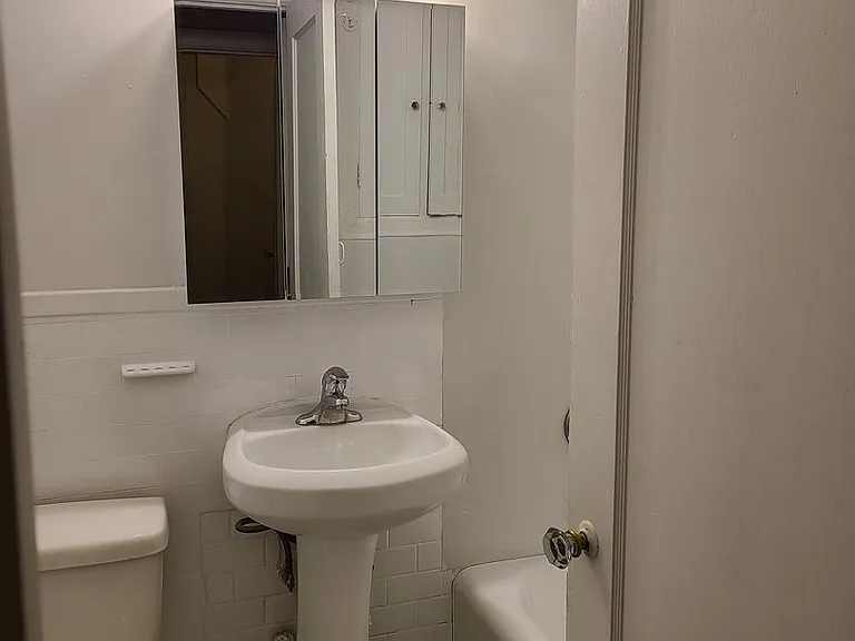 Capitol Building Apartments — Photo 10