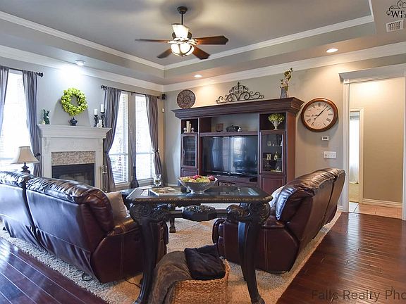 3rd image of 4106 Candlewood Cir