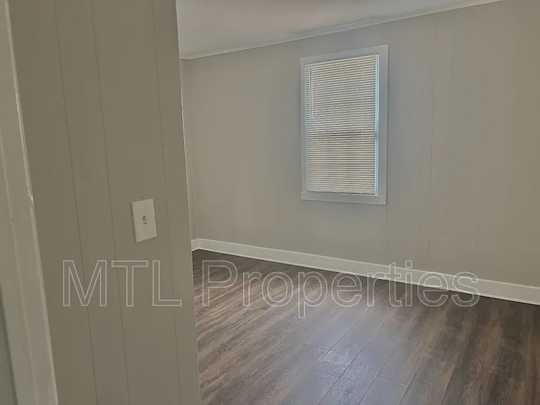 2239 Center St — Photo 10