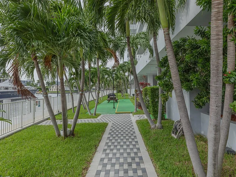 137 Golden Isles Dr #809 — Photo 40