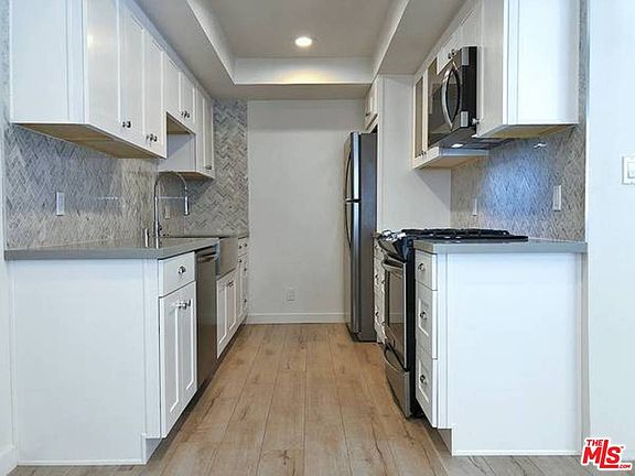 5th image of 853 N Hayworth Ave APT 102
