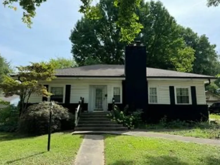 1218 S National Ave — Photo 14