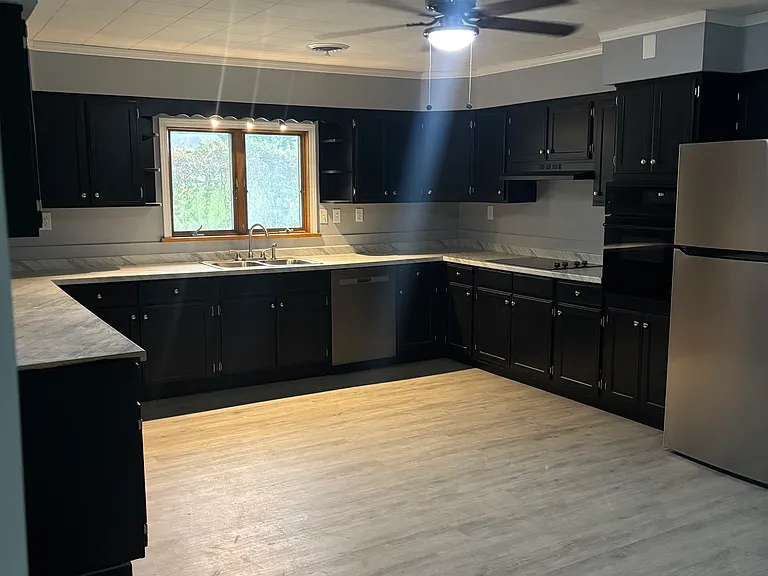 1124 Meramec St — Photo 3