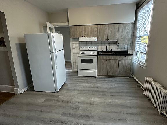 3rd image of 172 Fountain St #L2