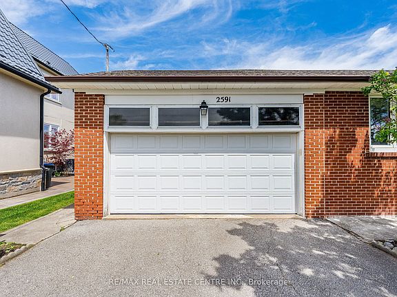 3rd image of 2591 Whaley Dr
