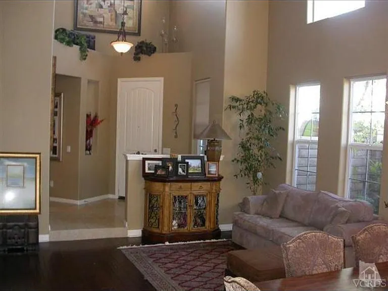1706 S Hill Rd — Photo 2