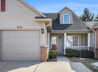 612 Woodberry Ln, Brighton, MI 48116