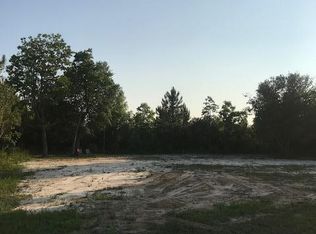 227 Farrar Ln, Waveland, MS 39576