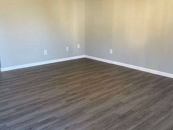 3rd image of 4716 Hoyle Dr Unit F