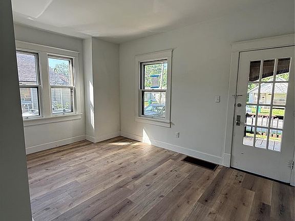 4th image of 733 Mildred Ave