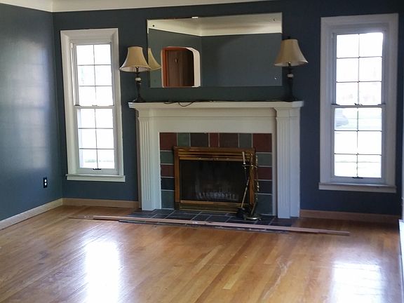2nd image of 2420 Gorno St