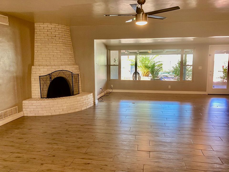 1st image of 2919 E Toledo Pl