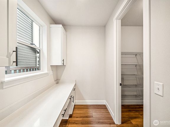 4th image of 10601 Treasure Drive NW
