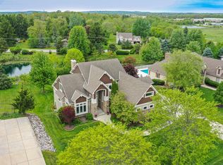 W218N5455 Taylors Woods DRIVE, Menomonee Falls, WI 53051