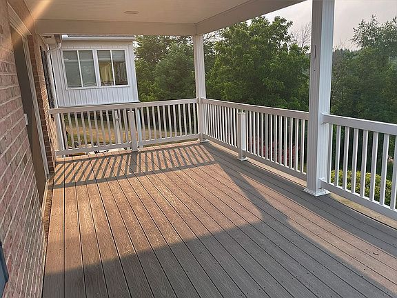 4th image of 727 Fir Spring Dr