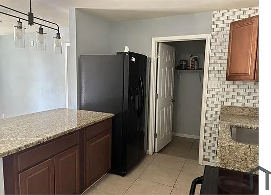 413 W Aviation Blvd — Photo 3