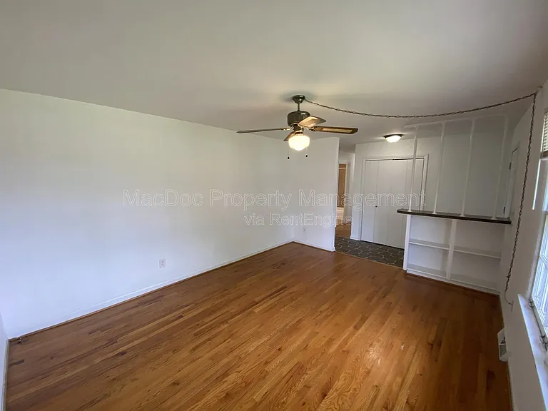 1804 Sherwood Dr — Photo 7