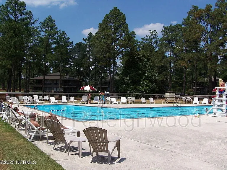 220 Foxkroft Dr — Photo 24