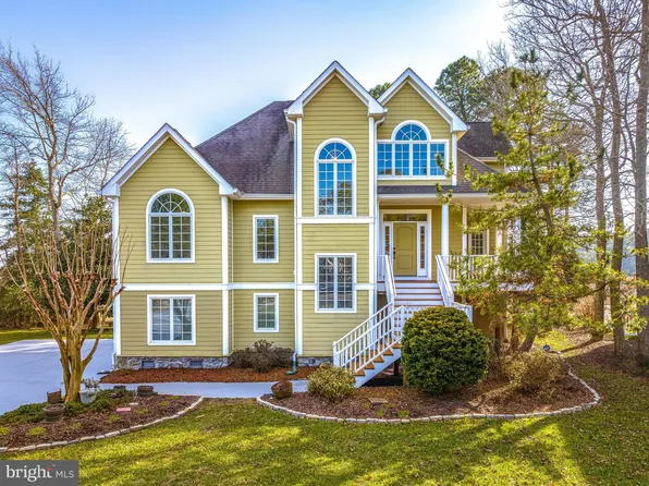 9609 Indian Trail Dr, Berlin, MD 21811