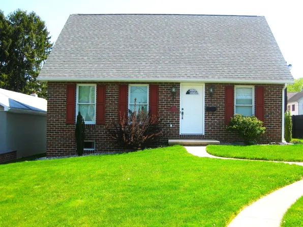 117 N Apple Ave, Shippensburg, PA 17257