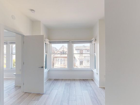 2nd image of 506 Ashbury St #5
