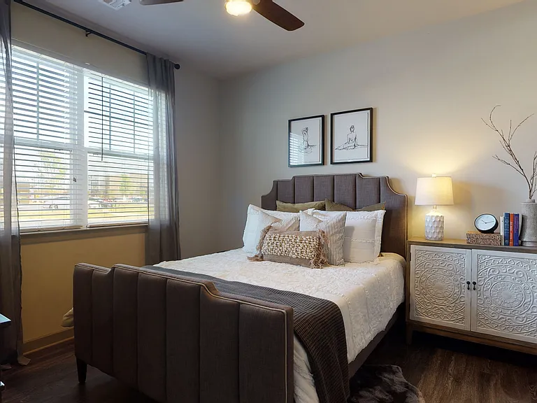 The Walden (1 Bed, 1 Bath Concierge Suite)