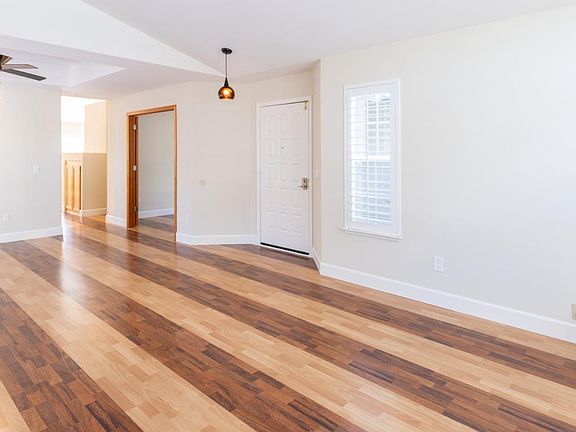 4th image of 809 Riesling Road