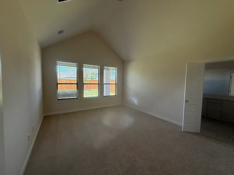 1000 Edgehurst Dr #1000 — Photo 10