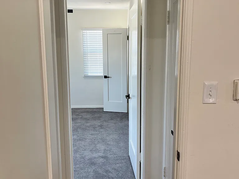 1258 S Cloverdale Ave — Photo 7