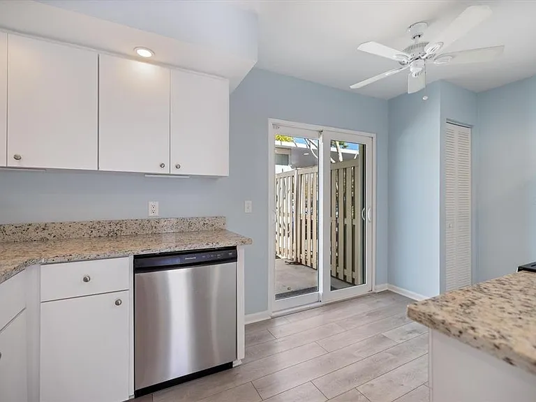 856 Chatham Dr #856 — Photo 6