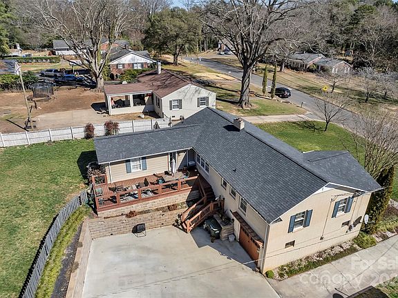 2nd image of 1003 Athenian Dr