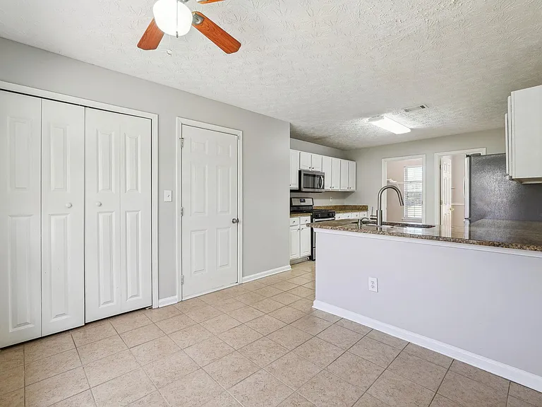 1345 Holleybrooke Dr — Photo 10