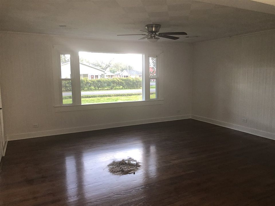 2nd image of 320 Elizabeth St