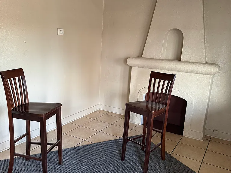 1410 E Polk St — Photo 2