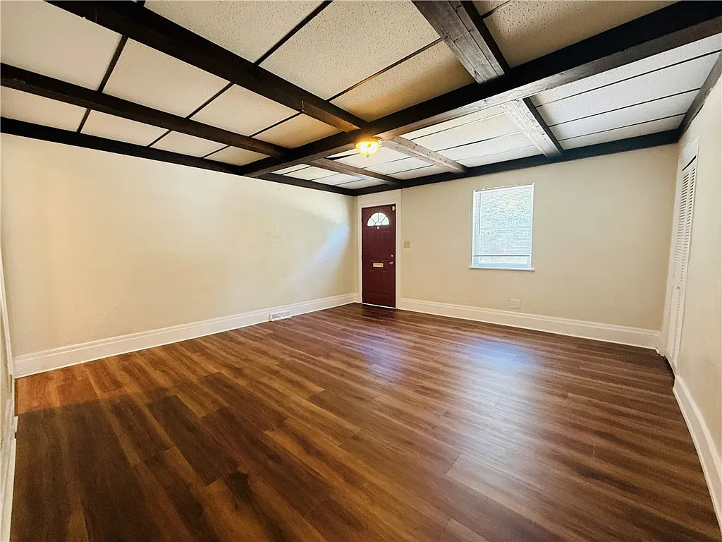 2 bed, 1126 sqft, $1,600 — Photo 4