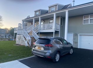 3725 Niami St, Seaford, NY 11783