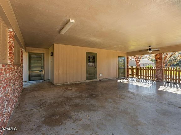 3rd image of 101 Alonda Dr