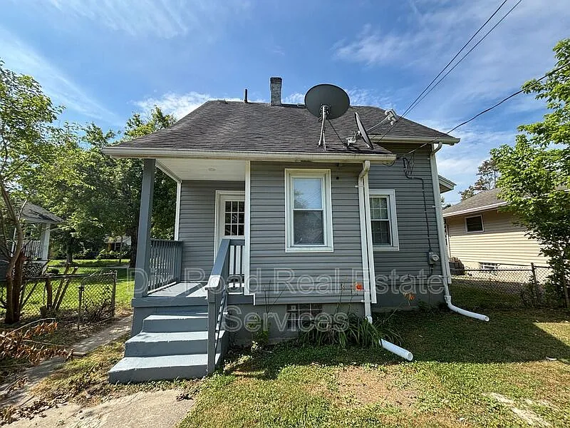 2 bed, 1.0 bath, 837 sqft, $1,275 — Photo 3