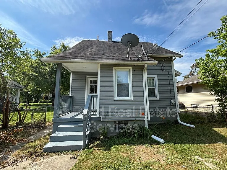 229 Bellaire Ave — Photo 3